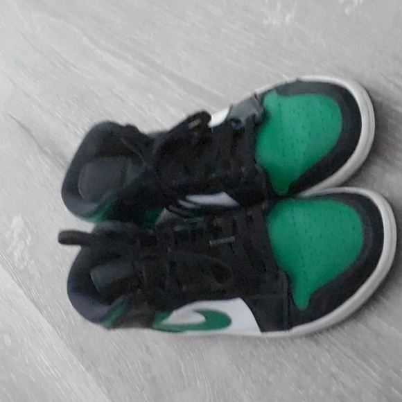 Jordan 1 pinne green mids - Picture 3 of 3